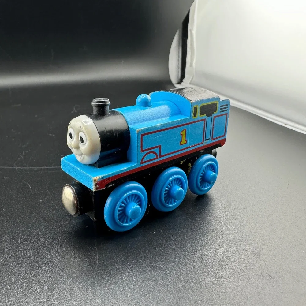 Thomas the Tank Engine Wooden Railway Train 2002 Gullane Blue No 1 Magnetic Toy